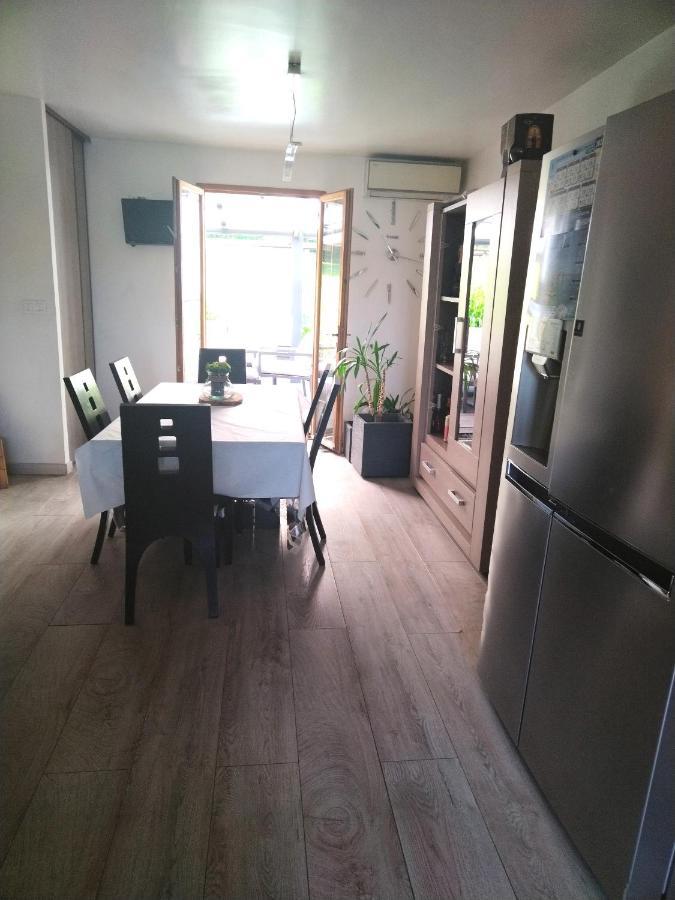Agreable Chambre Double Avec Salle D'Eau Privative Le Mesnil-Theribus Exterior foto