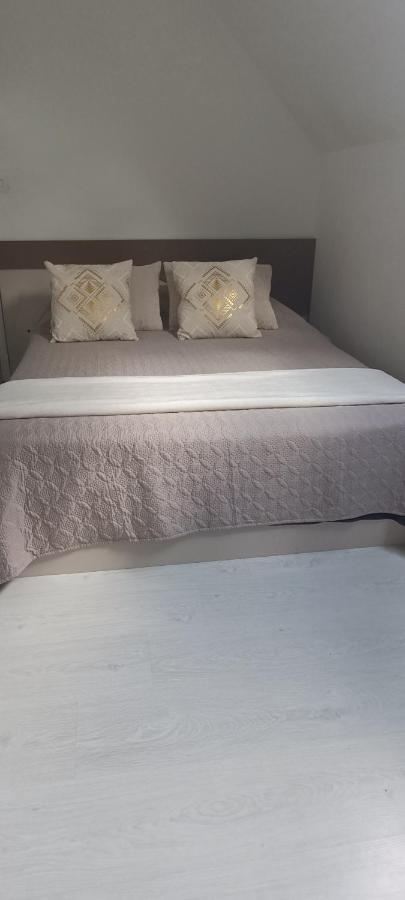 Agreable Chambre Double Avec Salle D'Eau Privative Le Mesnil-Theribus Exterior foto